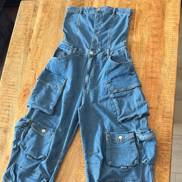 Denim jumpsuit with pockets - Picture 2 of 11